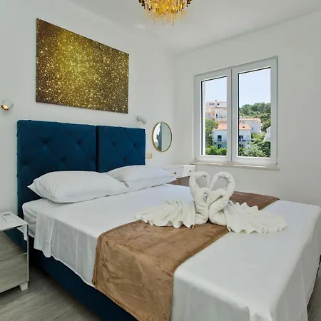 Luxury Veronika شقة