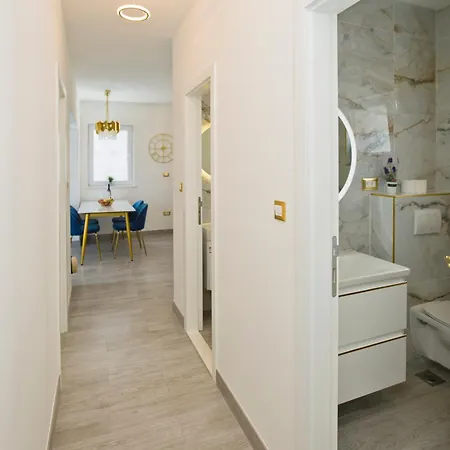 Luxury Veronika Daire