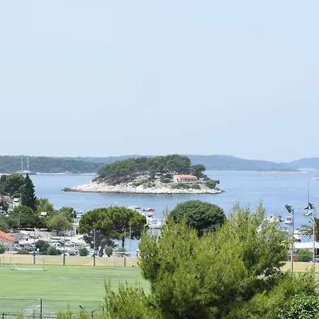 Luxury Veronika * 赫瓦尔